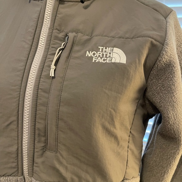 The North Face Gray Denali Fleece Jacket - Picture 5 of 14